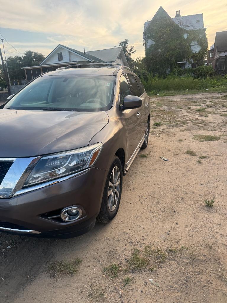 2014 Nissan Pathfinder - $7,500