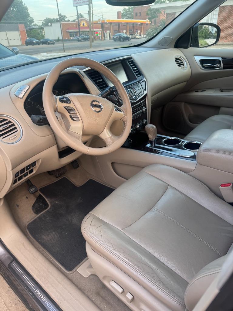 2014 Nissan Pathfinder - $7,500