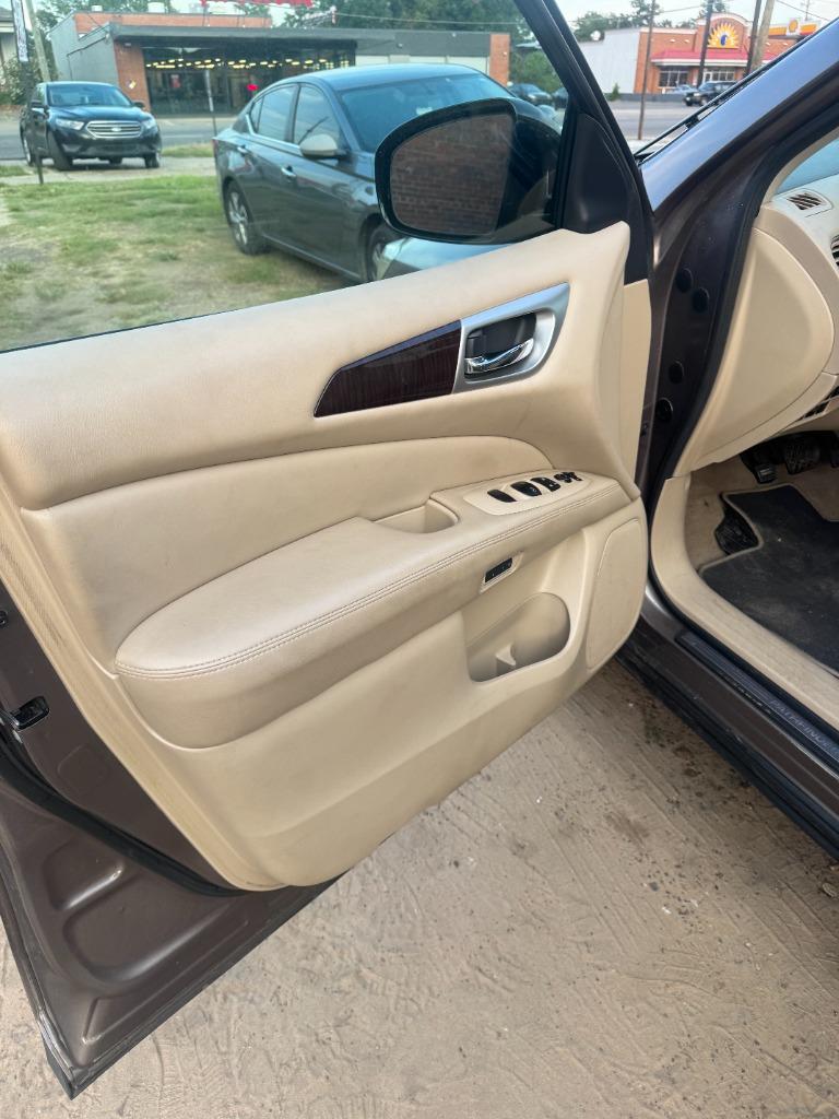2014 Nissan Pathfinder - $7,500