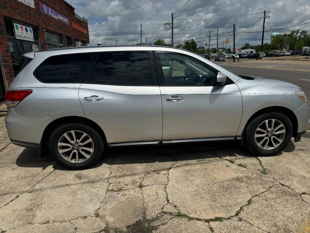 2014 Nissan Pathfinder S photo
