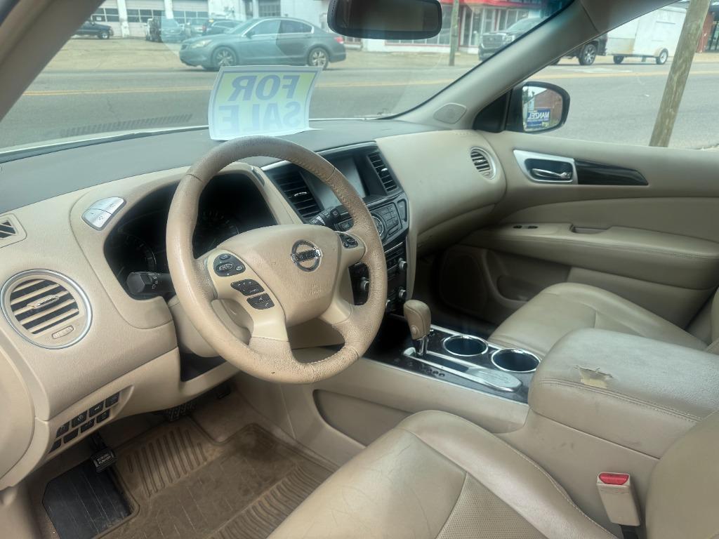 2013 Nissan Pathfinder - $7,500