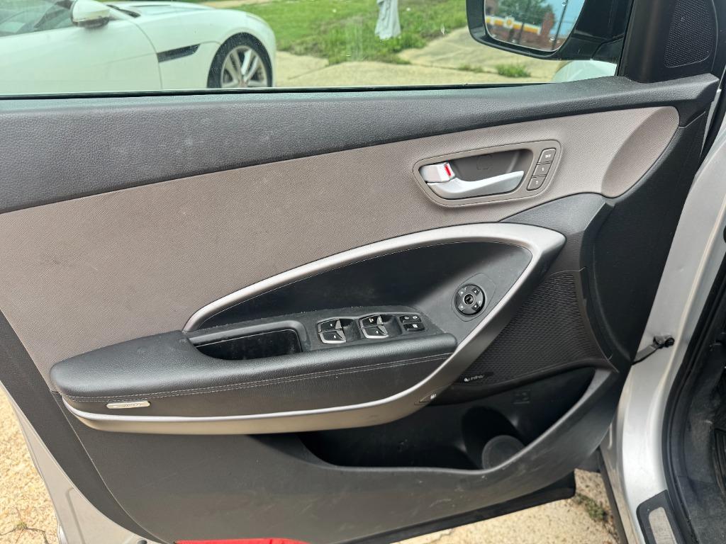 2014 Hyundai Santa Fe Sport - $6,500