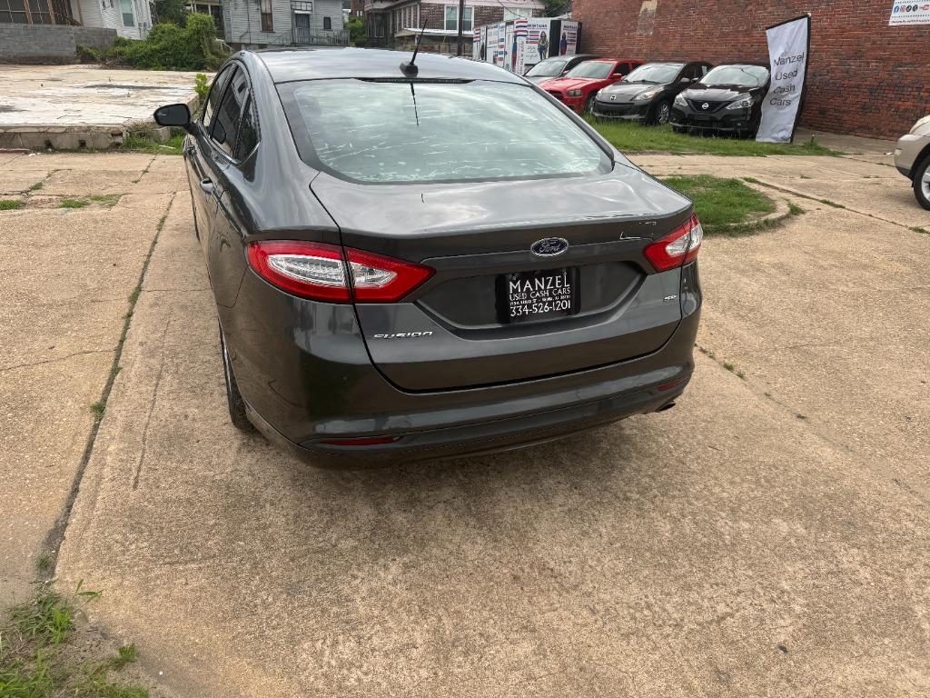 2016 Ford Fusion SE photo