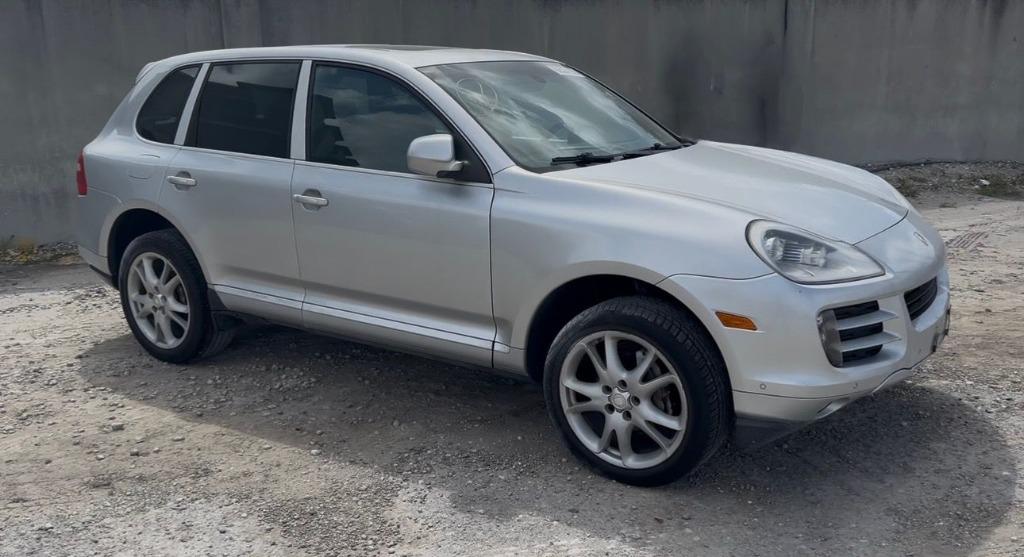2010 Porsche Cayenne - $15,000