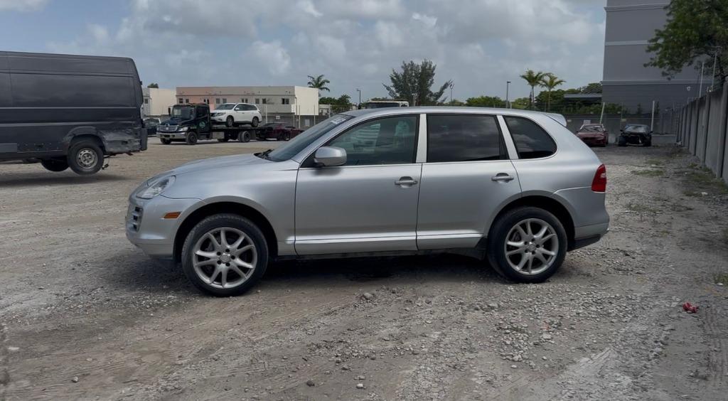 2010 Porsche Cayenne - $15,000