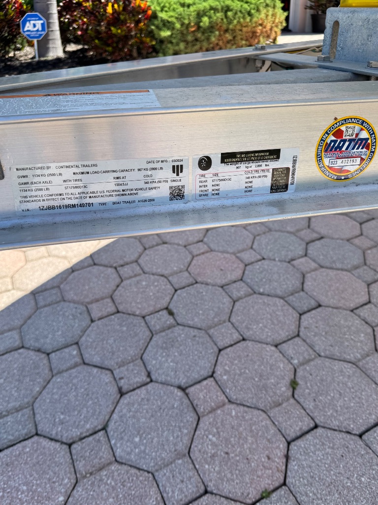 1997 DONZI  16  I/O DNA Sweet 16 - $28,500