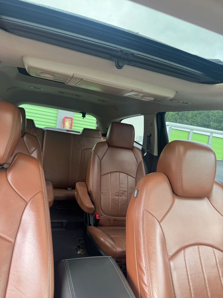2016 Chevrolet Traverse - $11,995