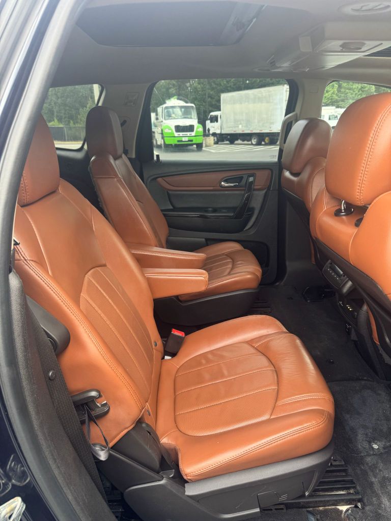 2016 Chevrolet Traverse - $11,995