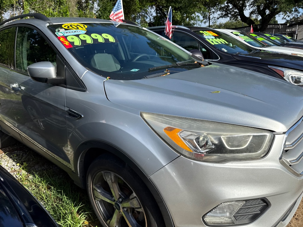 2017 Ford Escape - $9,999