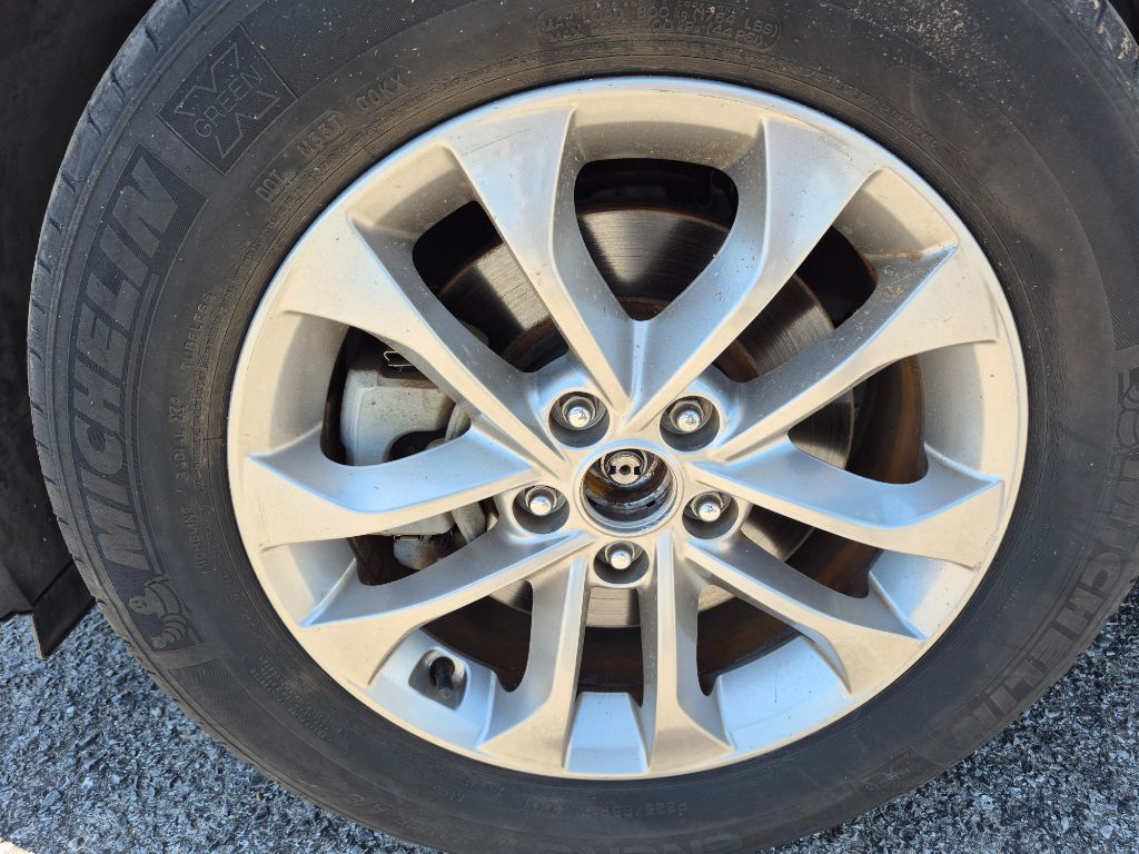 2019 Hyundai Santa Fe - $13,999