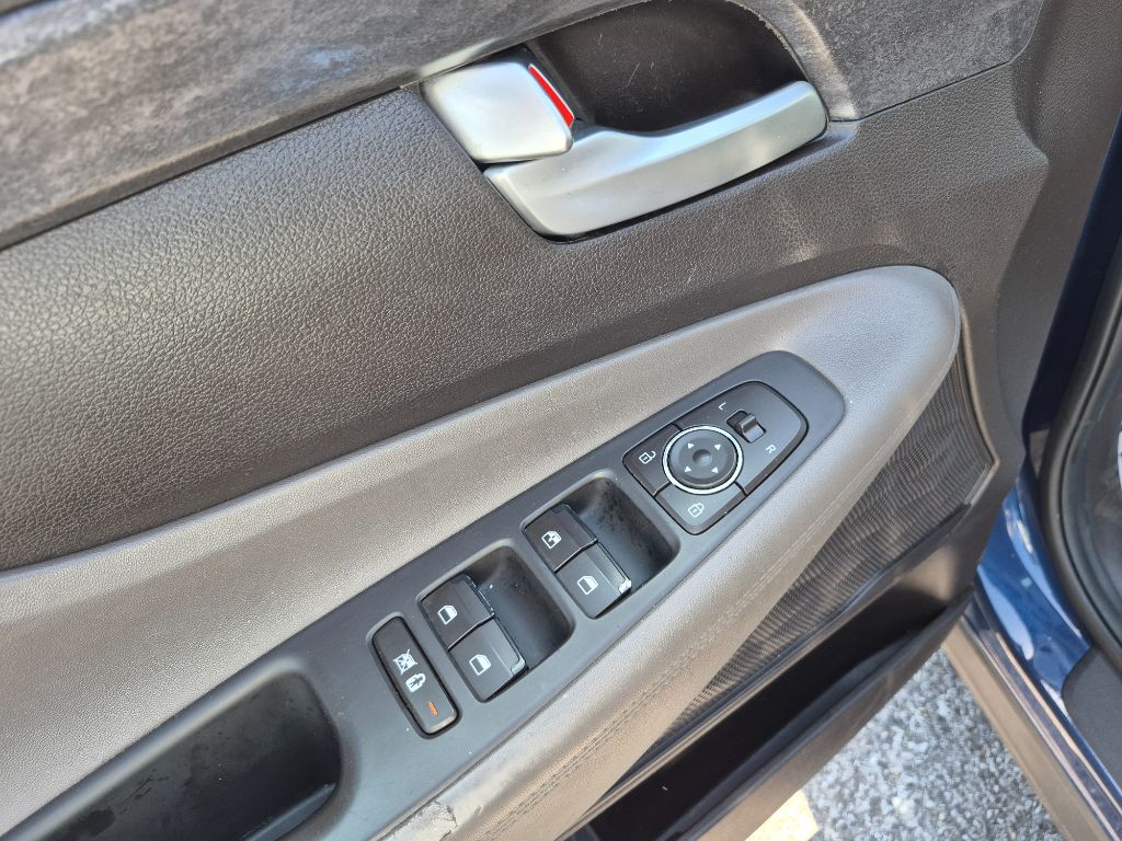 2019 Hyundai Santa Fe - $13,999