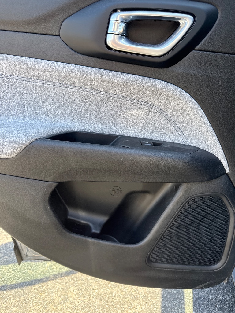2023 Jeep Compass - $17,999