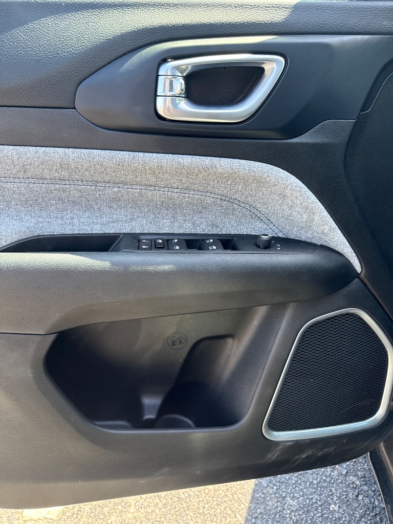 2023 Jeep Compass - $17,999