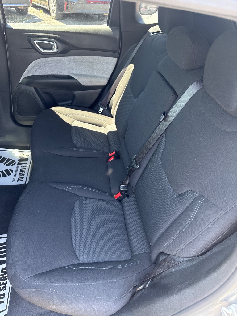 2023 Jeep Compass - $17,999