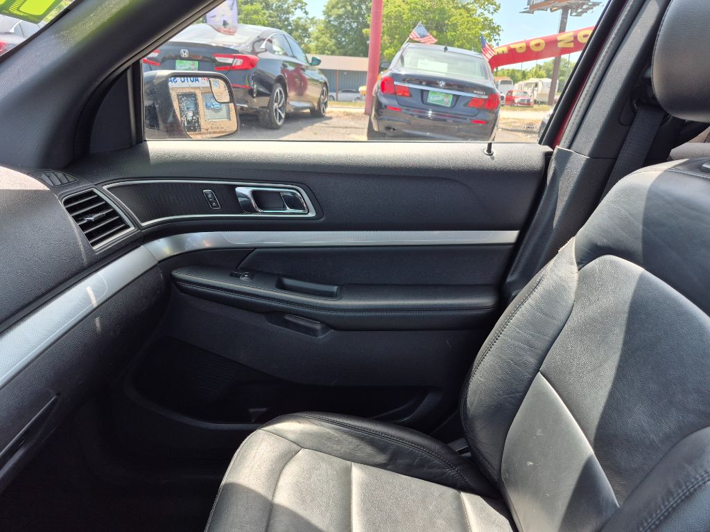 2017 Ford Explorer - $11,999