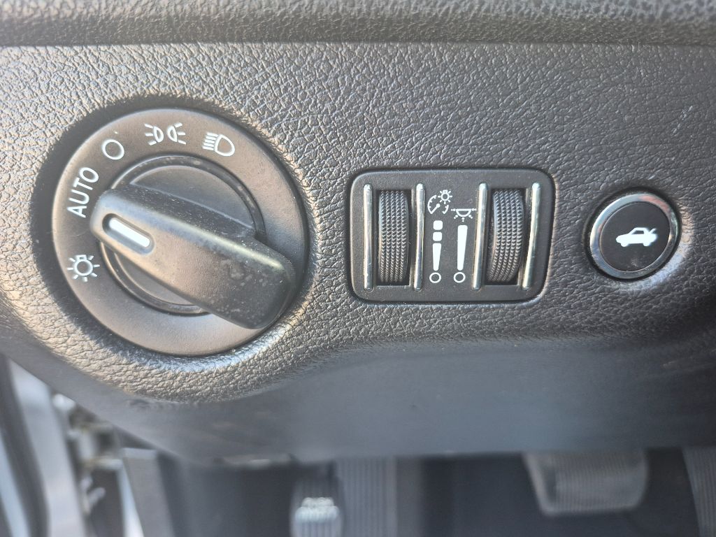 2020 Dodge Charger - $18,999