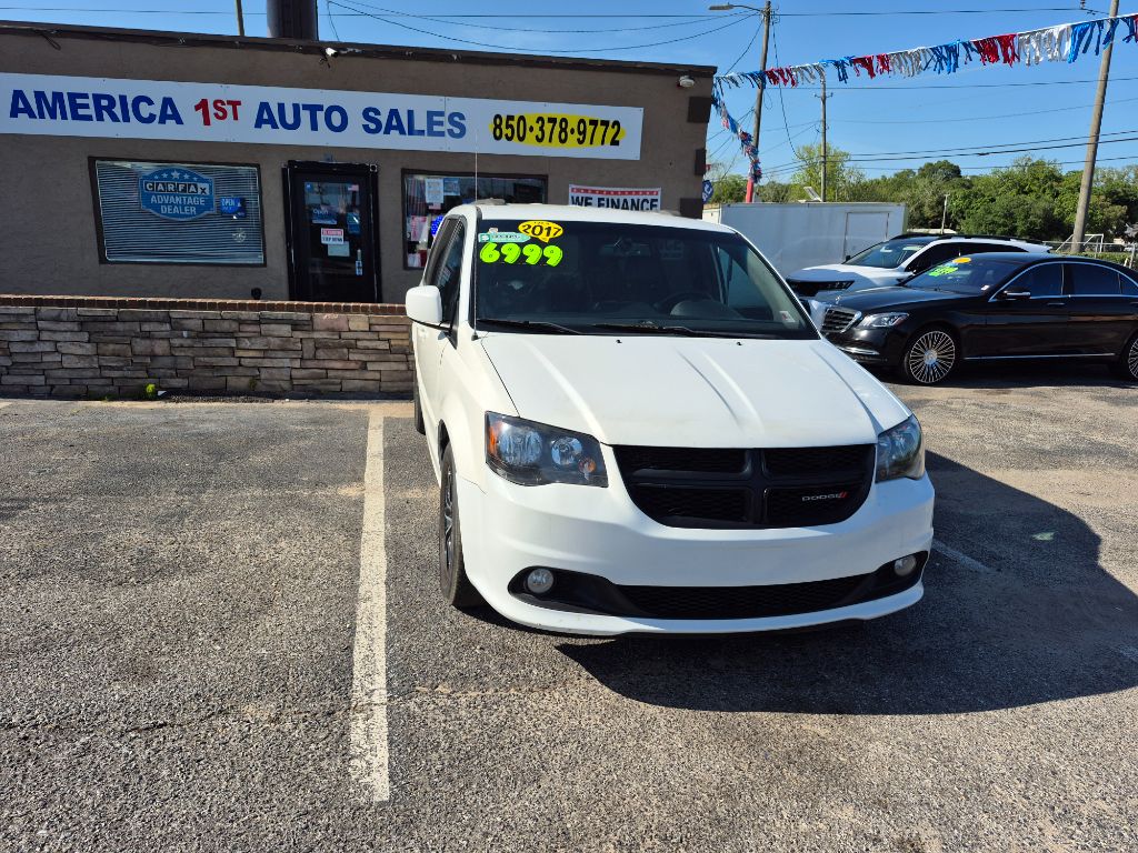 2017 Dodge Grand Caravan - $6,999