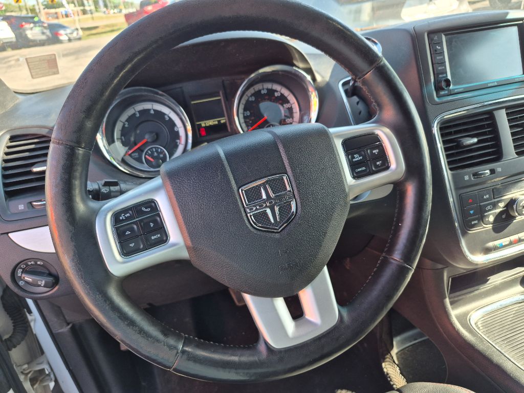 2017 Dodge Grand Caravan - $6,999