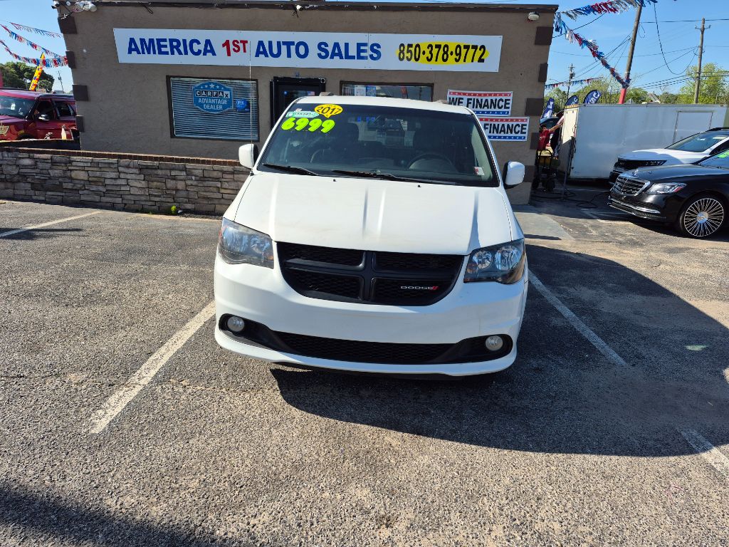 2017 Dodge Grand Caravan - $6,999