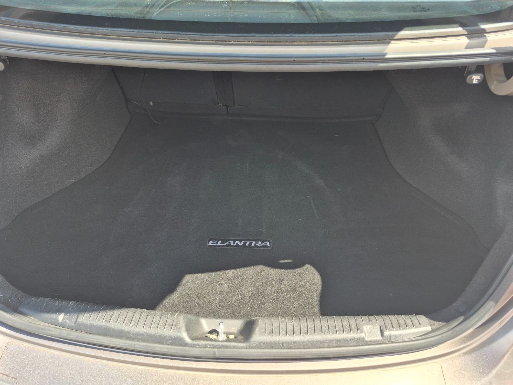 2016 Hyundai Elantra - $7,999