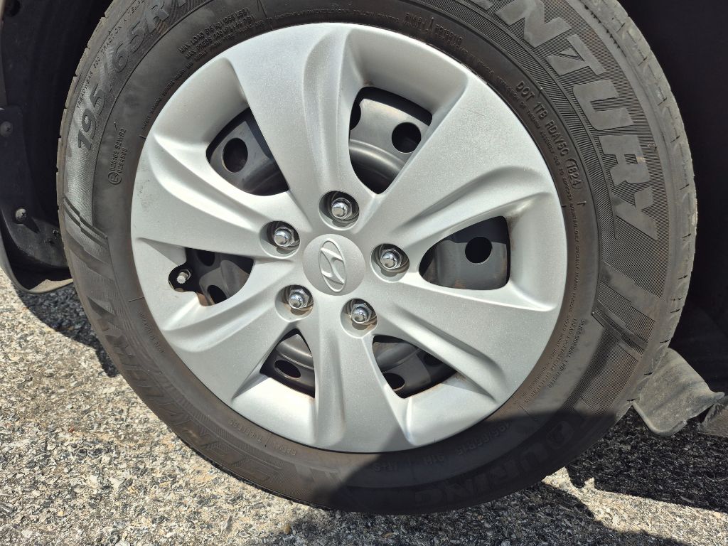 2016 Hyundai Elantra - $7,999