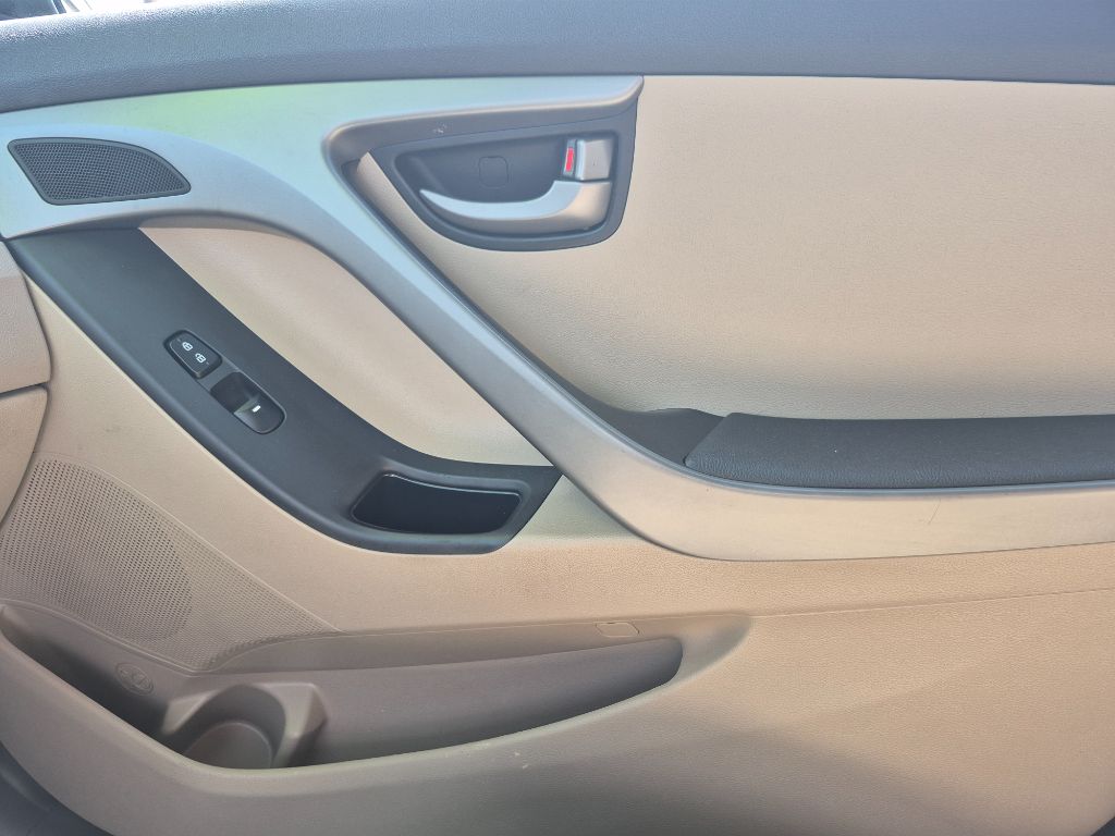 2016 Hyundai Elantra - $7,999