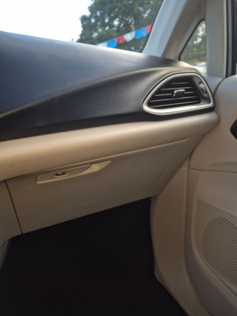 2020 Chrysler Pacifica - $9,999