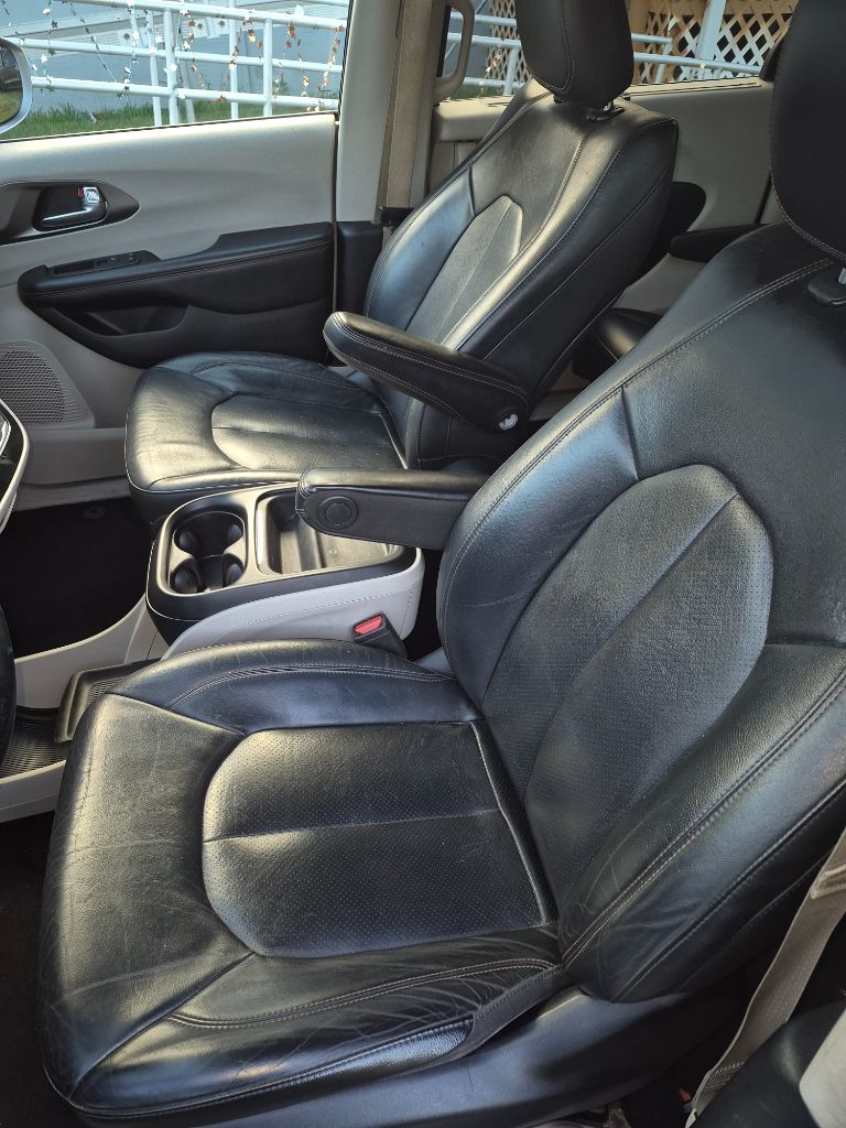 2020 Chrysler Pacifica - $9,999