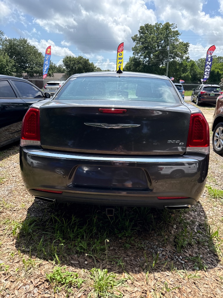 2017 Chrysler 300 - $11,999