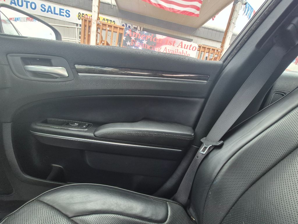 2017 Chrysler 300 - $11,999