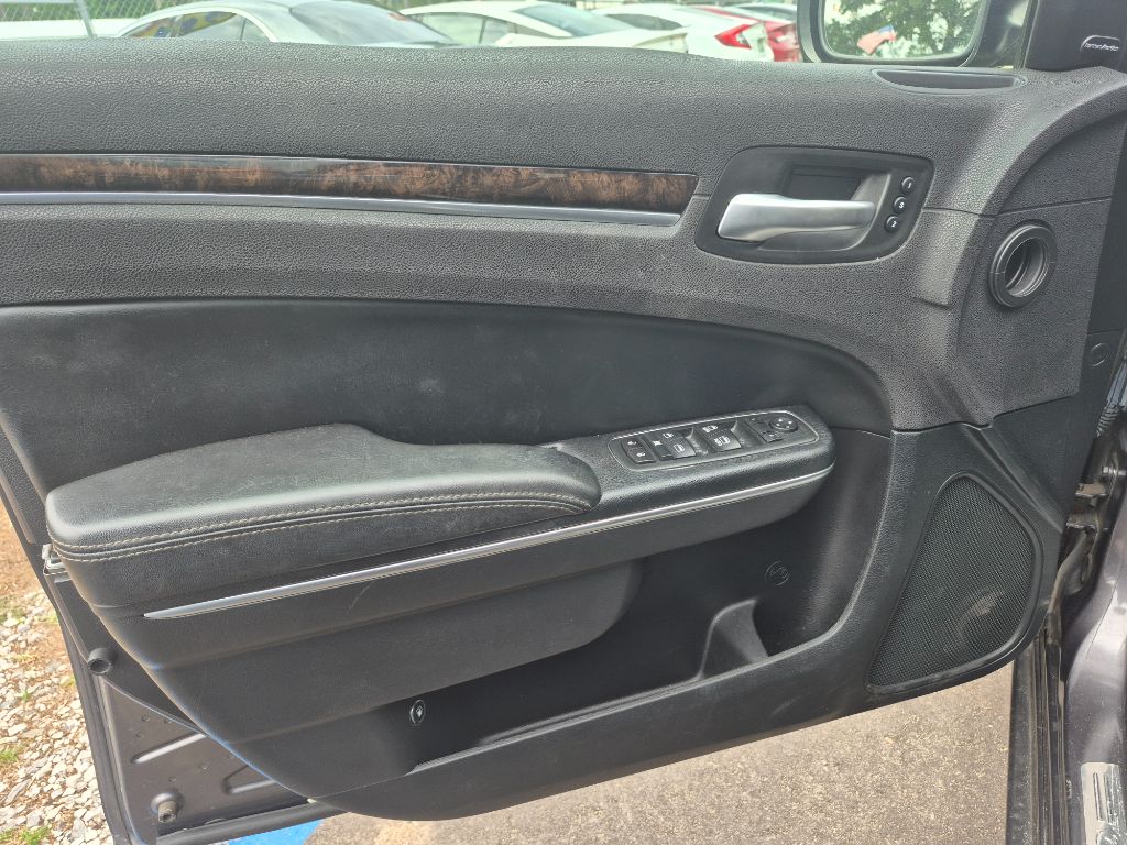 2017 Chrysler 300 - $11,999