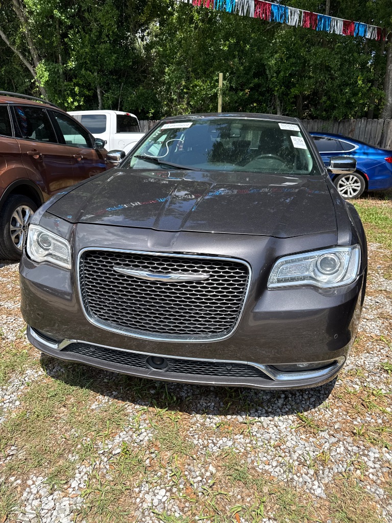 2017 Chrysler 300 - $11,999