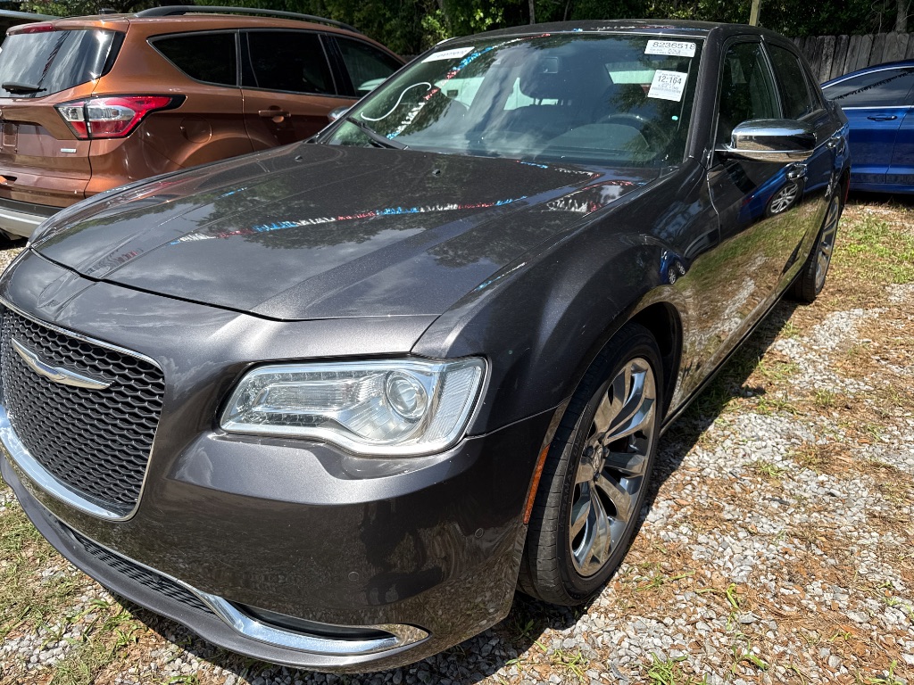 2017 Chrysler 300 - $11,999