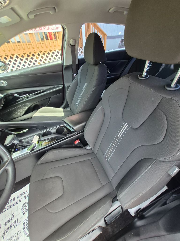 2023 Hyundai Elantra - $17,499