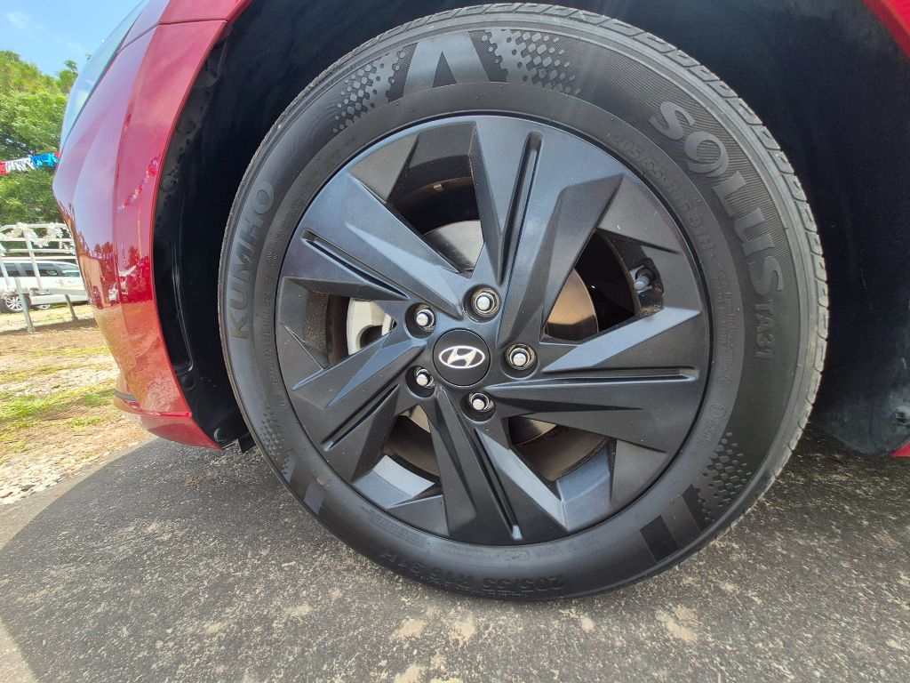 2023 Hyundai Elantra - $17,499
