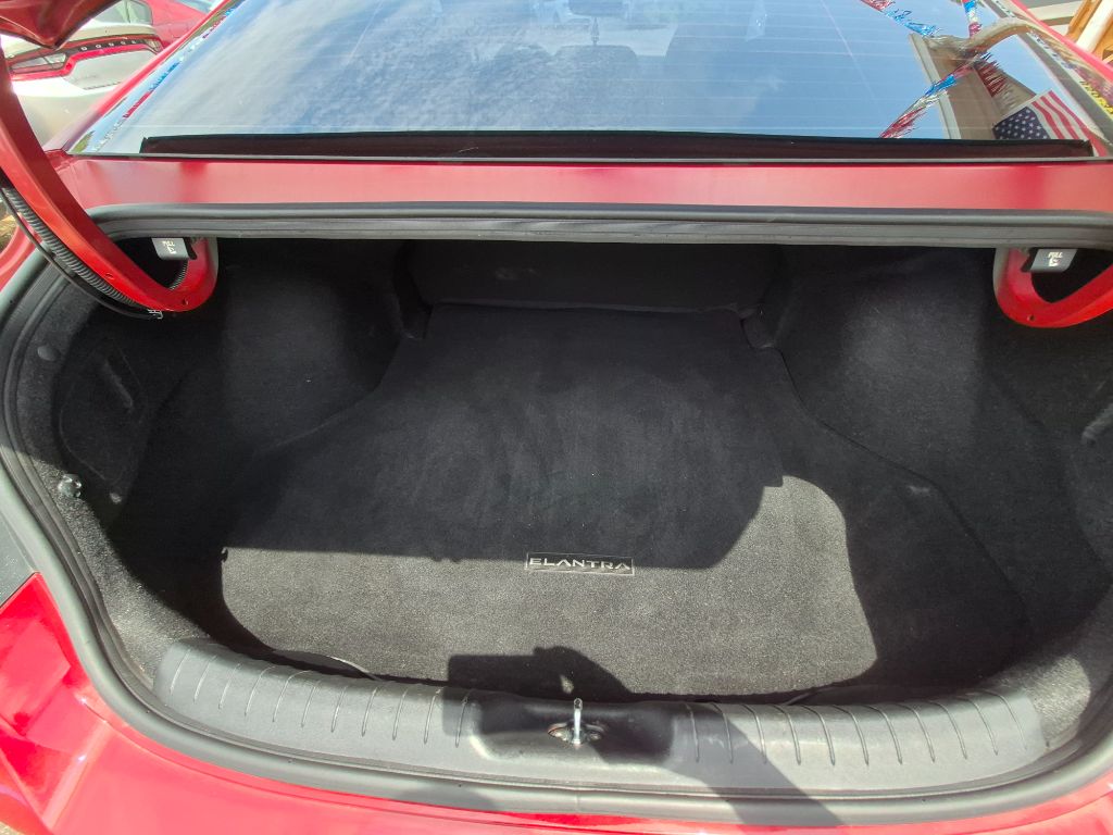 2023 Hyundai Elantra - $17,499