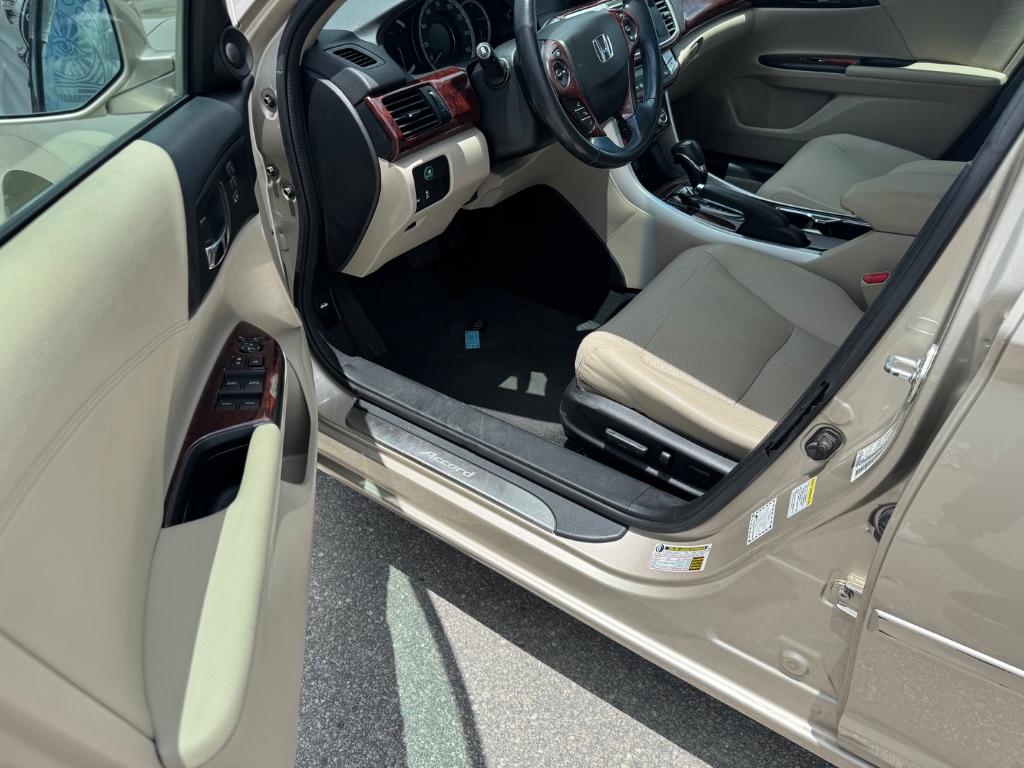 2013 Honda Accord - $13,999