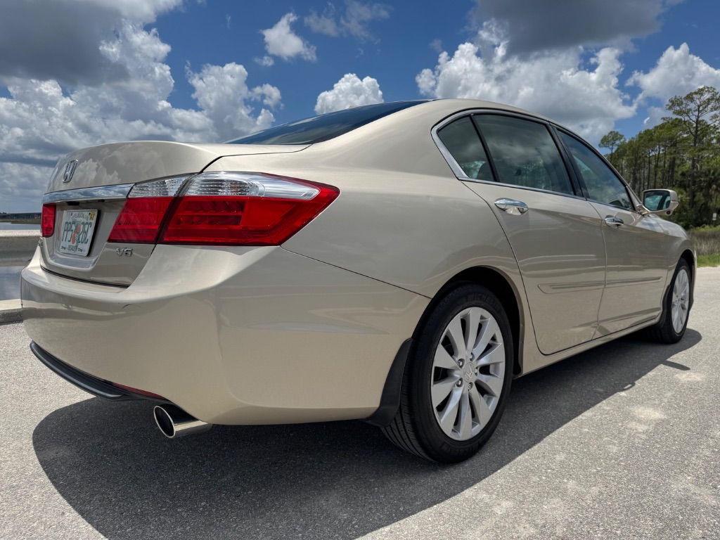 2013 Honda Accord - $13,999