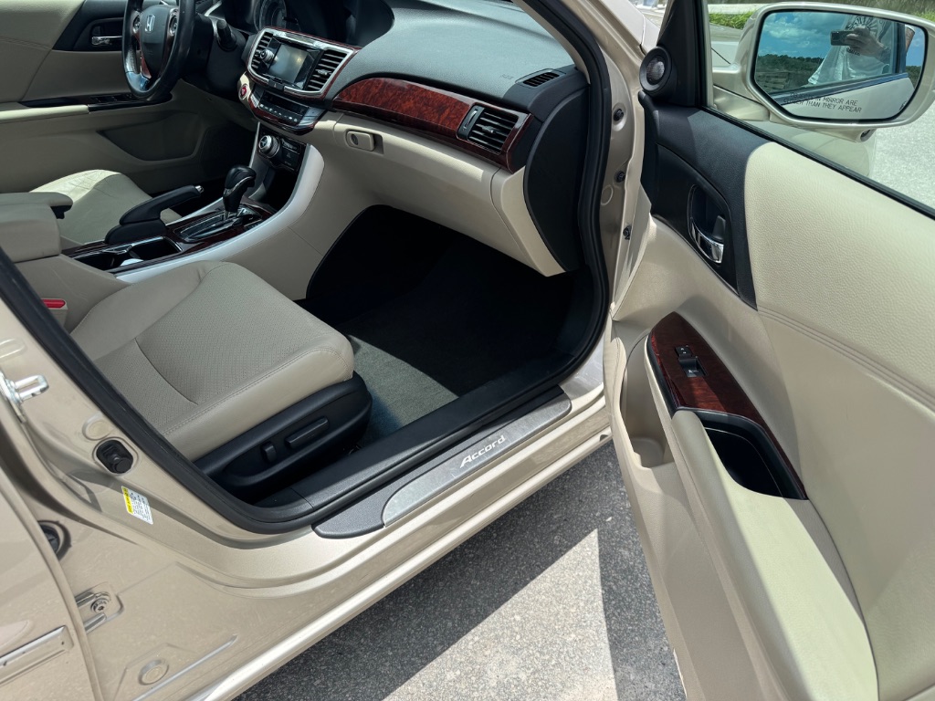 2013 Honda Accord - $13,999