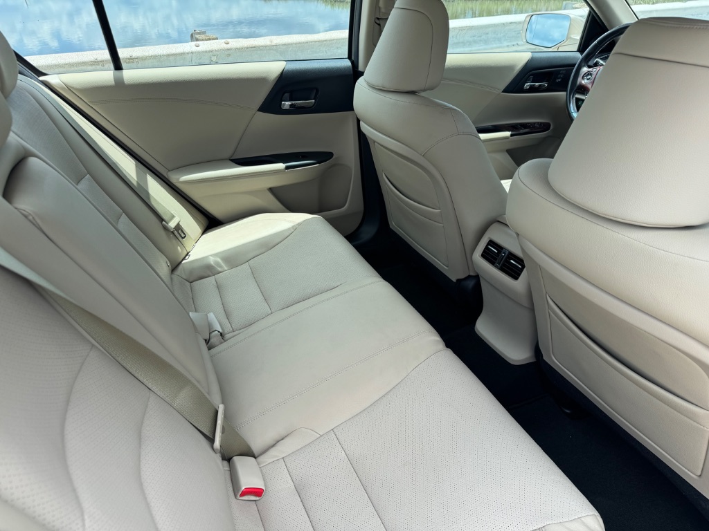 2013 Honda Accord - $13,999
