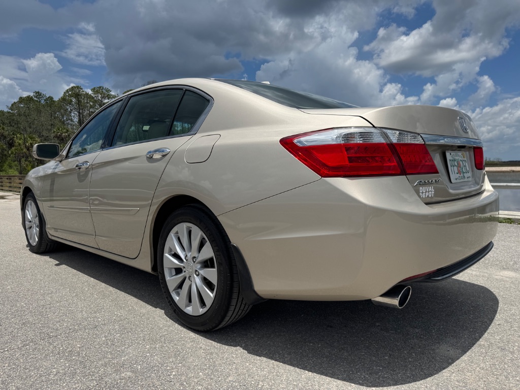 2013 Honda Accord - $13,999