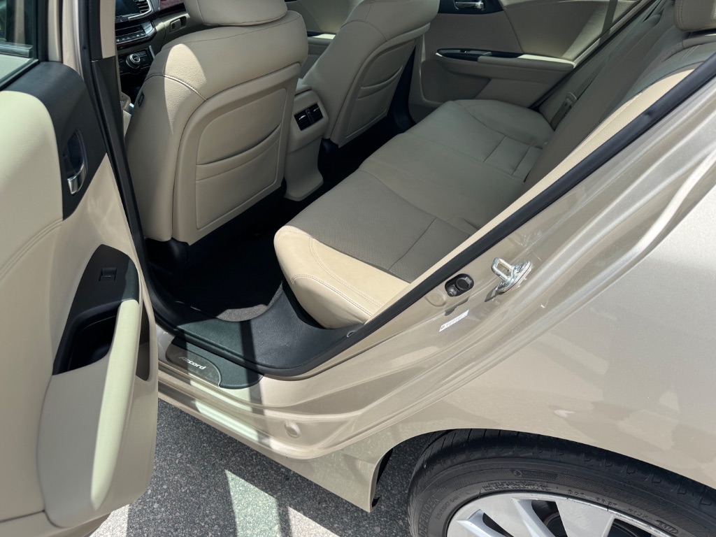 2013 Honda Accord - $13,999