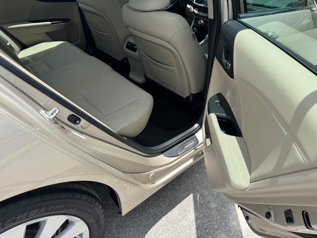 2013 Honda Accord - $13,999
