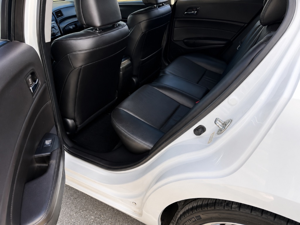 2013 Acura ILX - $10,999