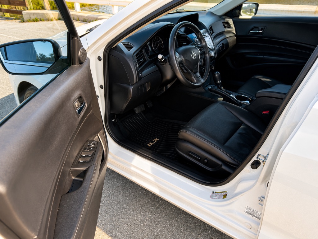 2013 Acura ILX - $10,999