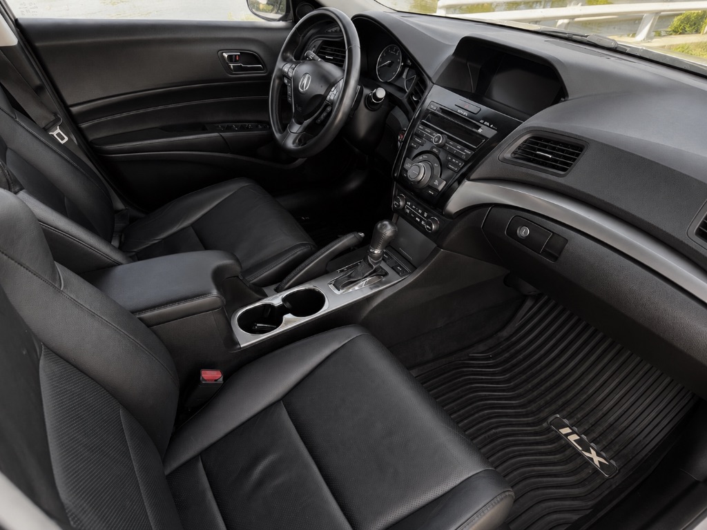 2013 Acura ILX - $10,999