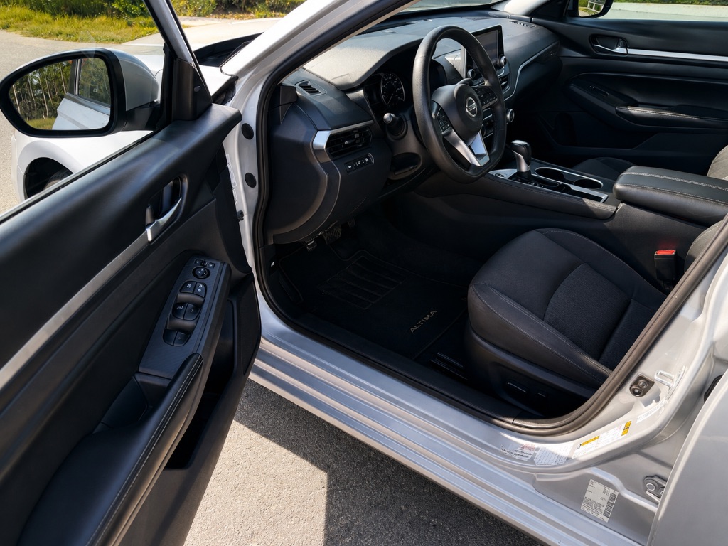 2022 Nissan Altima - $13,999