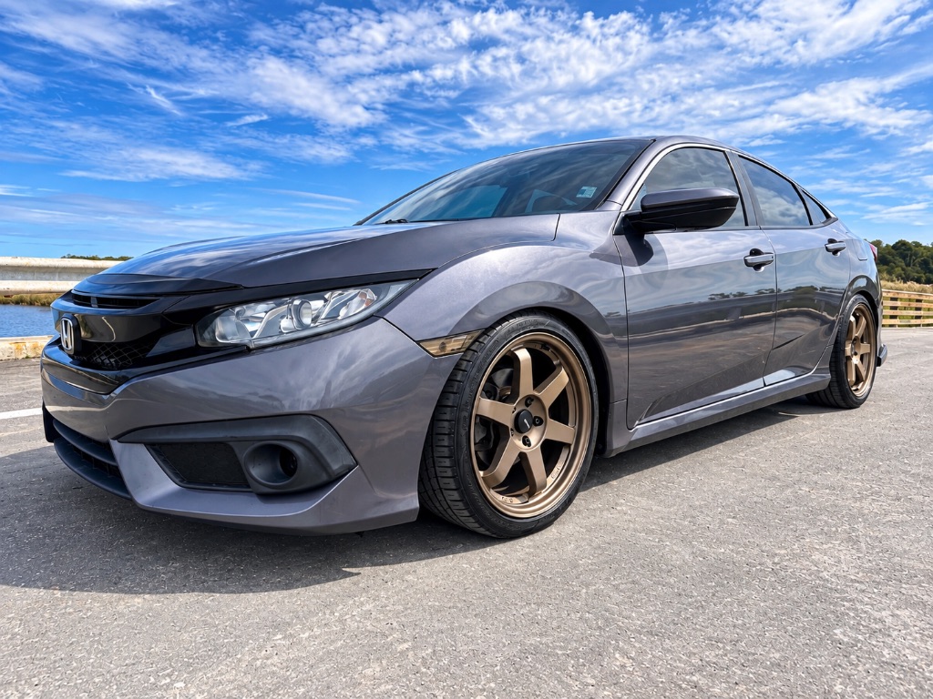 2016 Honda Civic - $11,999