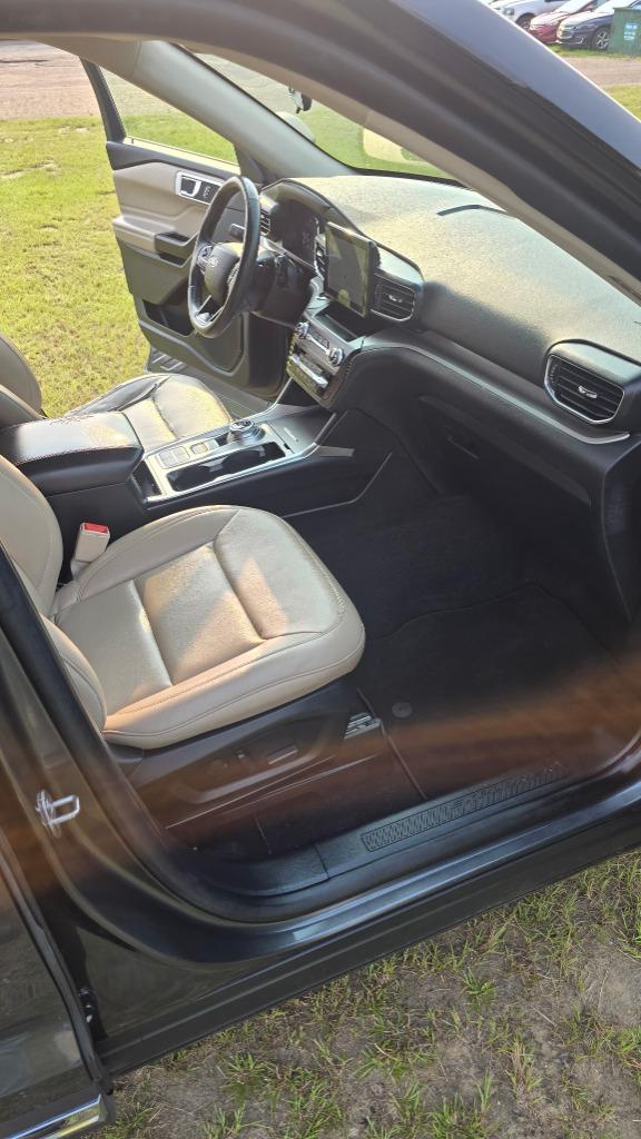 2020 Ford Explorer - $17,000