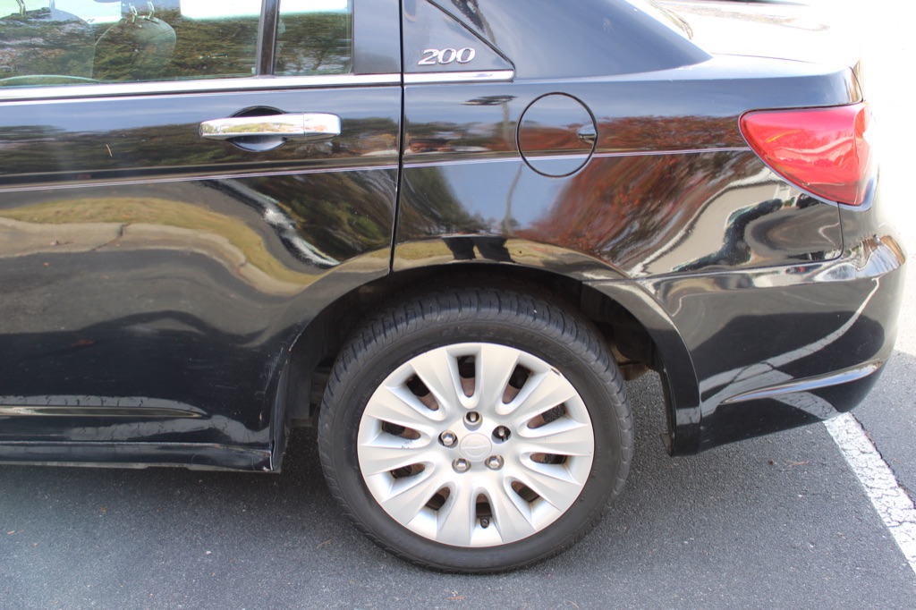 2013 Chrysler 200 - $5,000